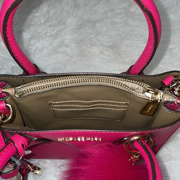 New Michael Kors Mercer Kors Studio Medium Messenger and Love Charm Fur Pom Pom - Picture 16 of 16